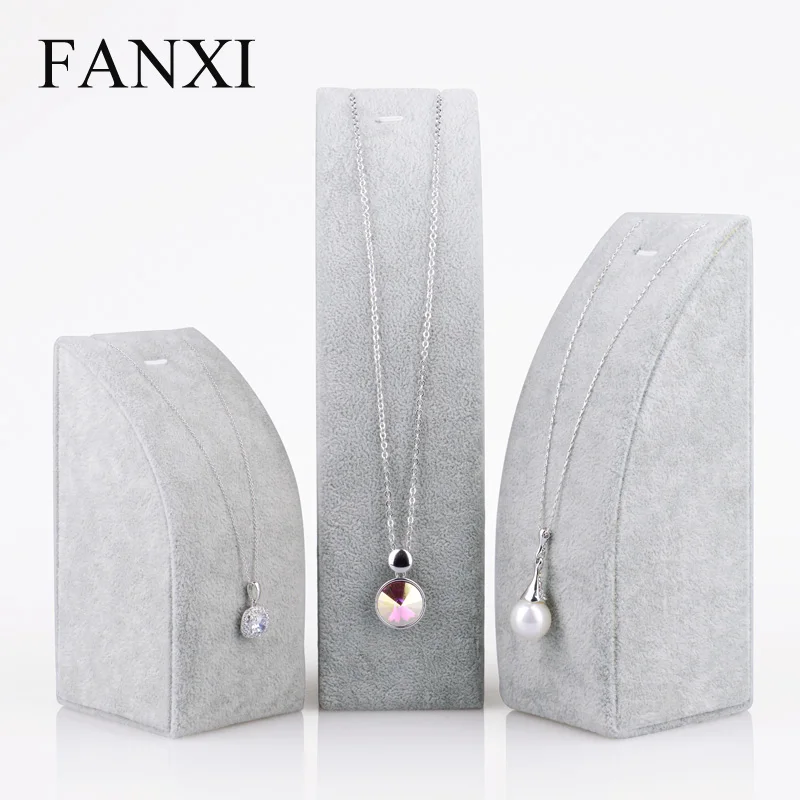 Oirlv Silver Gray Jewelry Pendant Display Wrapped with Ice Velvet Stand for Jewelry Counter Pearl Pendant Display Rack 3pcs/set
Oirlv Silver Gray Jewelry Pendant Display Wrapped with Ice Velvet Stand for Jewelry Counter Pearl Pendant Display Rack 3pcs/set