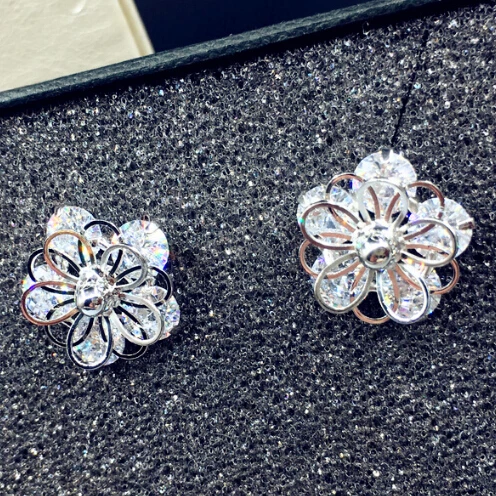 New Arrival Small Elegant Luxurious Super Shiny Zircon Flower Stud Earrings for OL Lady Girls Custom Jewelry
New Arrival Small Elegant Luxurious Super Shiny Zircon Flower Stud Earrings for OL Lady Girls Custom Jewelry