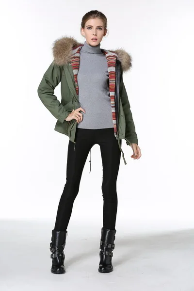 Army green short coat cashmere lining with big natural fur raccoon collar hood, plus size high quality womens parka jackets
Army green short coat cashmere lining with big natural fur raccoon collar hood, plus size high quality womens parka jackets
