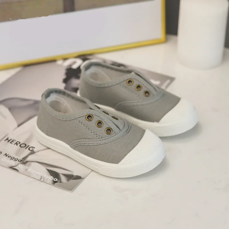 Children canvas shoes boys black and white spring autumn girls casual shoes soft shoes rubber bottom fashion shoes SH19024
Children canvas shoes boys black and white spring autumn girls casual shoes soft shoes rubber bottom fashion shoes SH19024