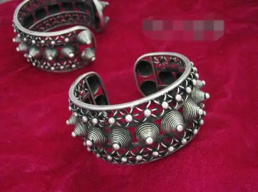 Minority wind Miao silver bracelet - personalized rivets bracelets>>>> free shipping
Minority wind Miao silver bracelet - personalized rivets bracelets>>>> free shipping