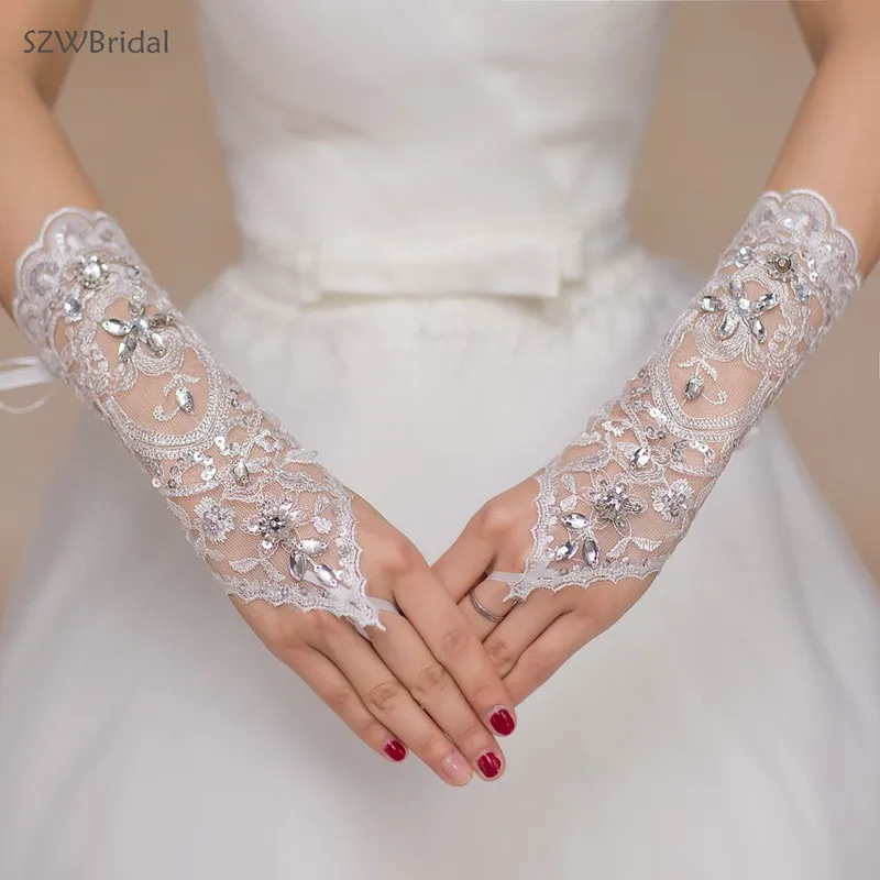 2021 New Arrival Bridal Gloves Embroider Wedding Accessories Lace Gloves Vestido Bridal Cheap Finger Sexy
2021 New Arrival Bridal Gloves Embroider Wedding Accessories Lace Gloves Vestido Bridal Cheap Finger Sexy