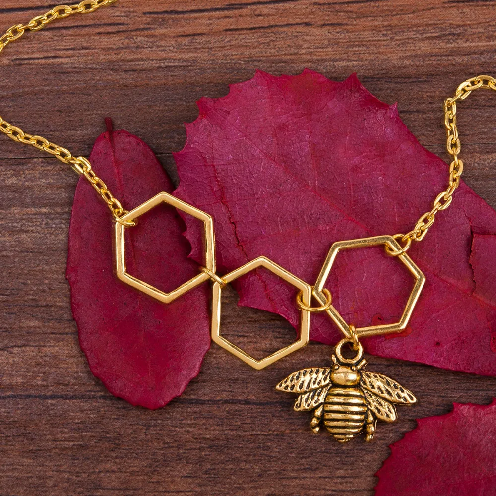 8Seasons Necklace Gold Color & Gold Tone Antique Gold Honeycomb Bee Hollow Pendant Creative Necklace 48cm(18 7/8") long, 1 Piece
8Seasons Necklace Gold Color & Gold Tone Antique Gold Honeycomb Bee Hollow Pendant Creative Necklace 48cm(18 7/8") long, 1 Piece