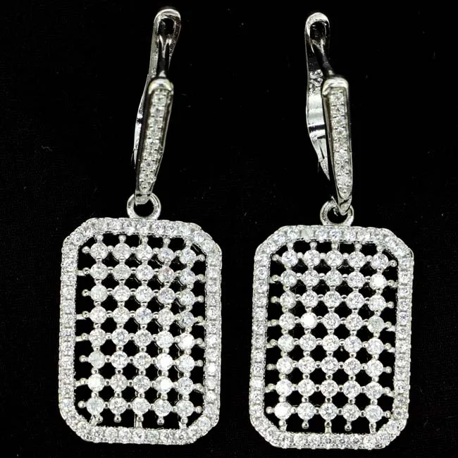 Женские свадебные серьги SheCrown Deluxe с белым сапфиром, серебро 925 пробы, 37x14 мм 
Женские свадебные серьги SheCrown Deluxe с белым сапфиром, серебро 925 пробы, 37x14 мм