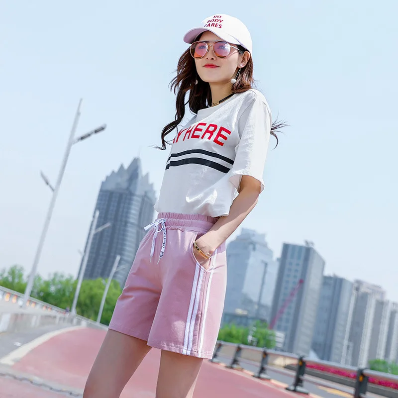 Women Shorts 100% Cotton High Quality Big Size Side Striped Shorts Fit Casual One-Third Length Female Clothing New 2018 Summer
Women Shorts 100% Cotton High Quality Big Size Side Striped Shorts Fit Casual One-Third Length Female Clothing New 2018 Summer