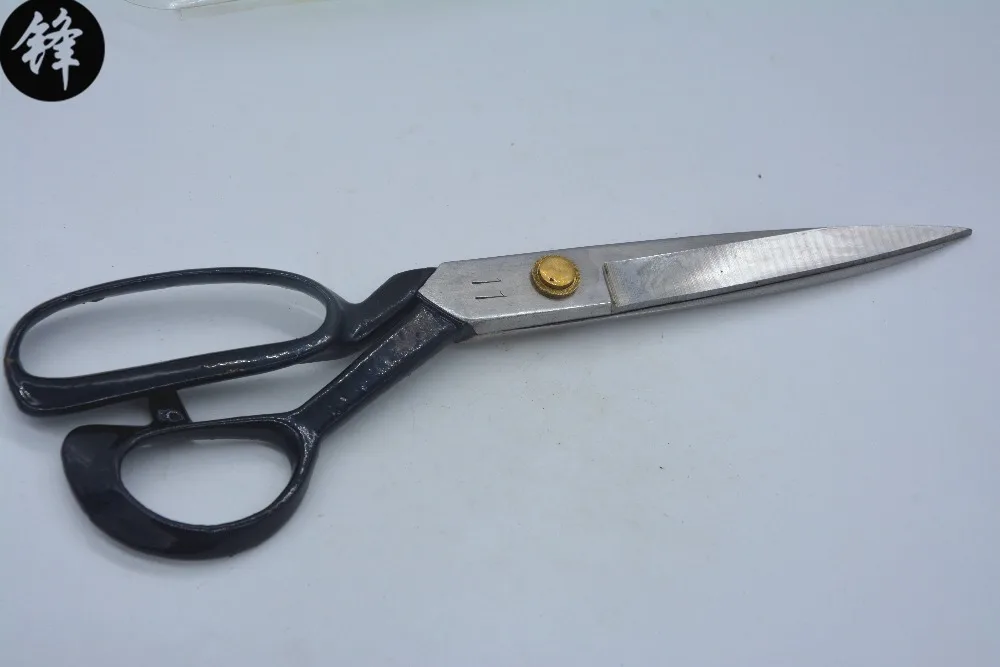 11 Inch black Luxury high carbon manganese Steel Tailor Scissors Blade Shears Fabric Craft Cutting Textile Scissor Sewing
11 Inch black Luxury high carbon manganese Steel Tailor Scissors Blade Shears Fabric Craft Cutting Textile Scissor Sewing