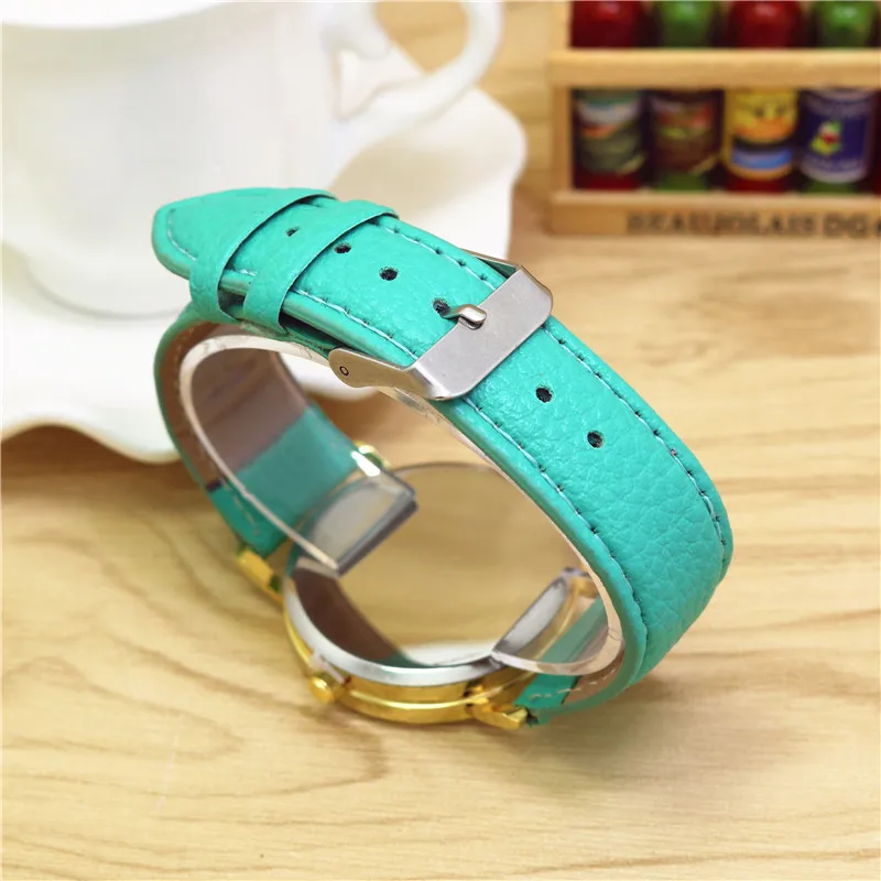 Leopard Leather quartz watch women fashion Casual bracelet wrist watch Ladies hour clock wristwatch relogio feminino Feminino
Leopard Leather quartz watch women fashion Casual bracelet wrist watch Ladies hour clock wristwatch relogio feminino Feminino