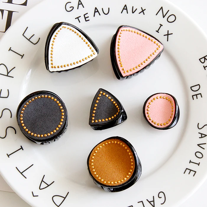 New Simple Geometric Triangle Grab Clip For Woman Hair Horse Tail Clip Girl Hair Accessories
New Simple Geometric Triangle Grab Clip For Woman Hair Horse Tail Clip Girl Hair Accessories
