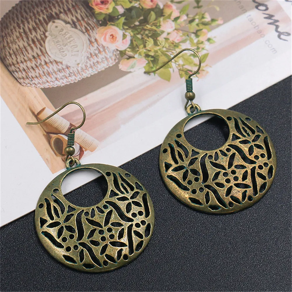 Lureme European and Vintage Round Hollow Disc Dangle Earrings for Women Girls (er005806)
Lureme European and Vintage Round Hollow Disc Dangle Earrings for Women Girls (er005806)