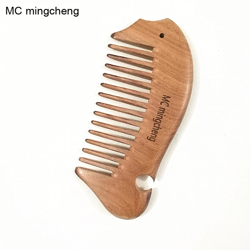 Новая маленькая дорожная расческа MC, лучший подарок, модная деревянная расческа в форме милой рыбы, карманная деревянная расческа для волос
Новая маленькая дорожная расческа MC, лучший подарок, модная деревянная расческа в форме милой рыбы, карманная деревянная расческа для волос