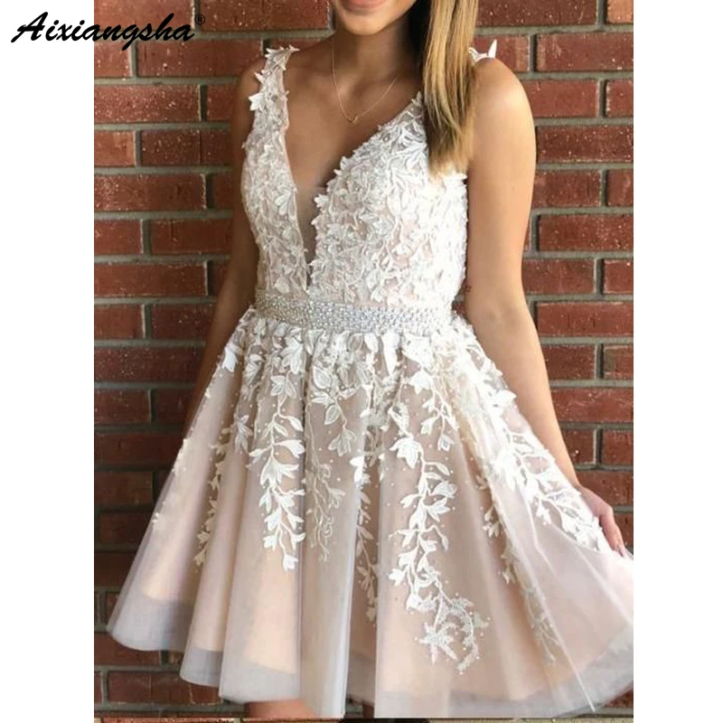 V-neck Short Homecoming Dress with Applique and Beading Sweet 16 Dress Graduation Dress Backless Charming Party Dress
V-neck Short Homecoming Dress with Applique and Beading Sweet 16 Dress Graduation Dress Backless Charming Party Dress