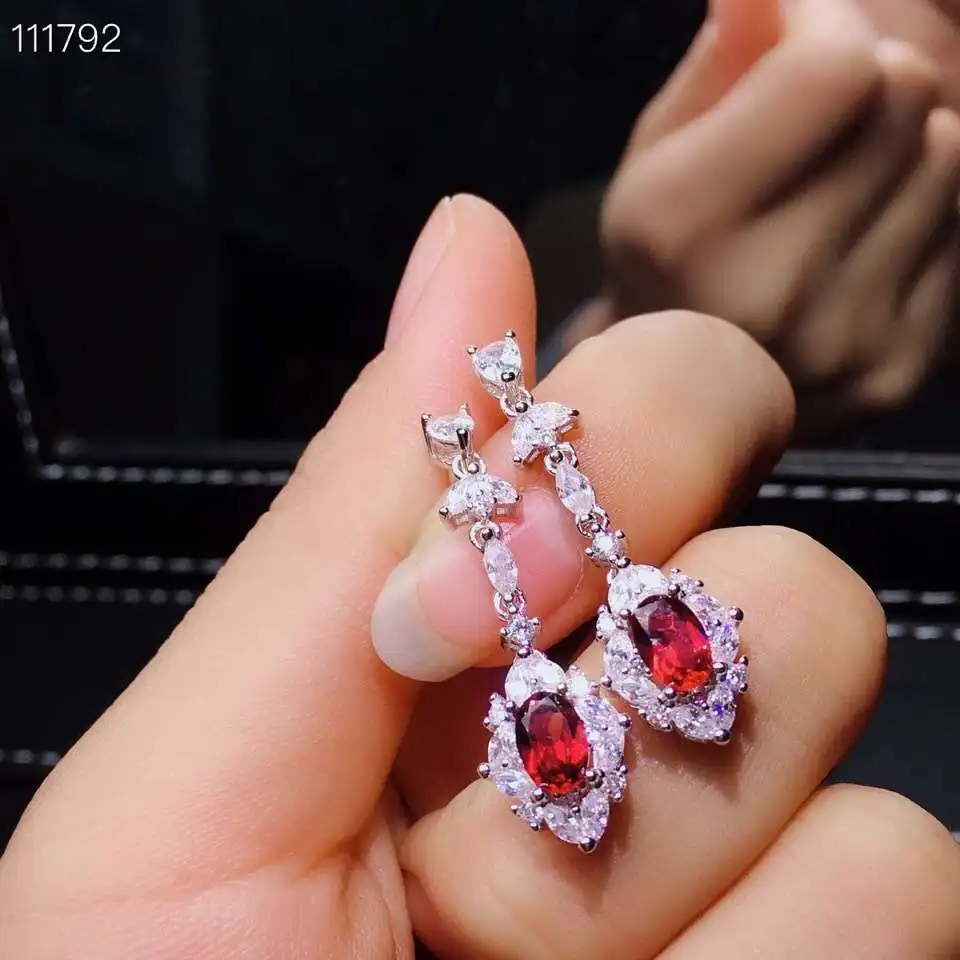 KJJEAXCMY fine jewelry Registration Detection of 925 Silver-inlaid Natural Garnet Ear Nails and Earrings
KJJEAXCMY fine jewelry Registration Detection of 925 Silver-inlaid Natural Garnet Ear Nails and Earrings