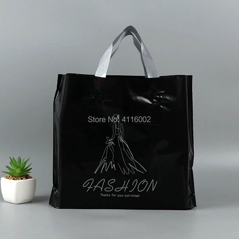 

Плотные подарочные сумки черного цвета для женщин и девушек, упаковка для одежды, большой пластиковый подарочный пакет с ручкой, 200 шт.