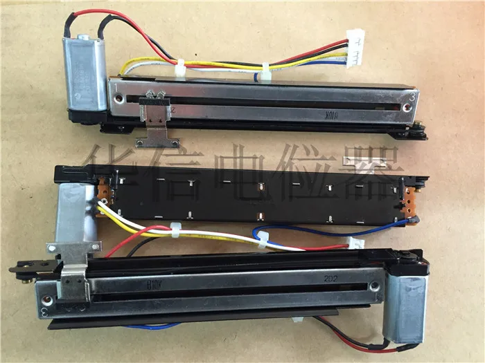 Original new 100% RA00B1M Mono 151MM digital potentiometer B10K fader single handle 8T terminal (SWITCH)
Original new 100% RA00B1M Mono 151MM digital potentiometer B10K fader single handle 8T terminal (SWITCH)