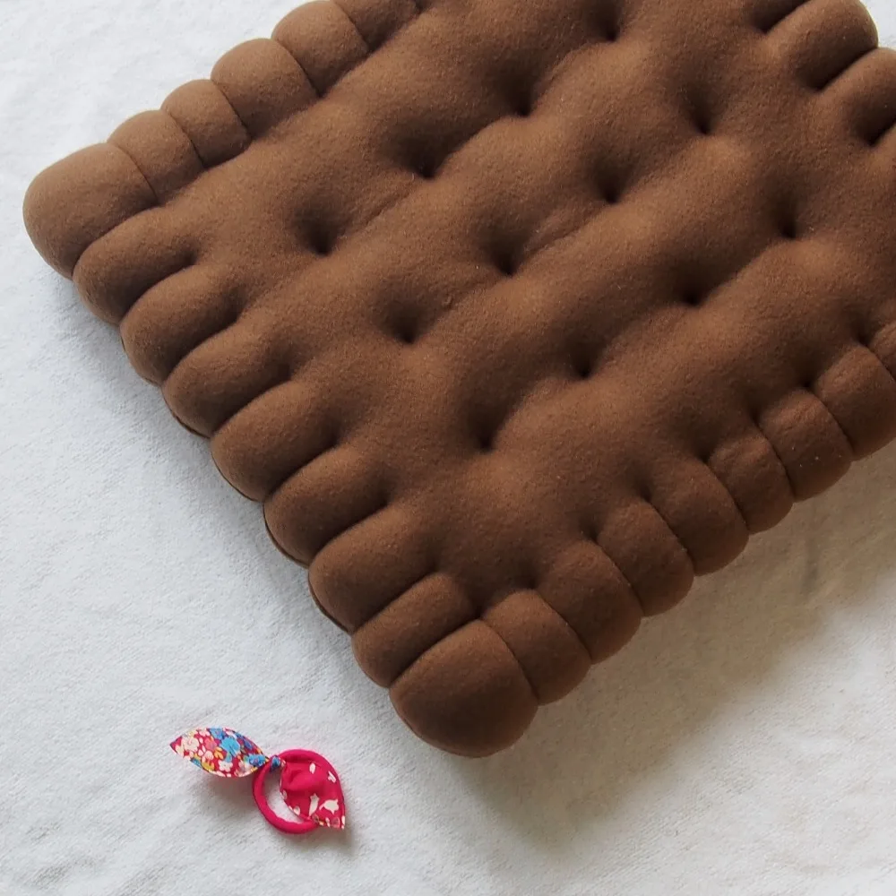 45x40cm soft biscuit seat cushion mat winter chair mat sofa decoration office decorative cookie pillow cushion
45x40cm soft biscuit seat cushion mat winter chair mat sofa decoration office decorative cookie pillow cushion