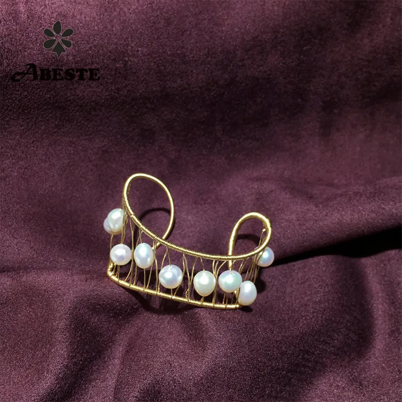 ANI 14K Roll Gold Handmade Women Bangle Freshwater White Pearl oorbellen Roll Gold boucle d oreille Fashion Design Fine Jewelry
ANI 14K Roll Gold Handmade Women Bangle Freshwater White Pearl oorbellen Roll Gold boucle d oreille Fashion Design Fine Jewelry