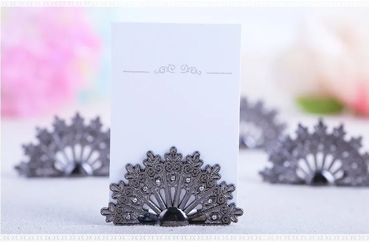 Free Shipping 100PCS Antiqued Fan Place Card Holder Wedding Favors Party Table Decoration Shower Peacock Name Card Holder
Free Shipping 100PCS Antiqued Fan Place Card Holder Wedding Favors Party Table Decoration Shower Peacock Name Card Holder