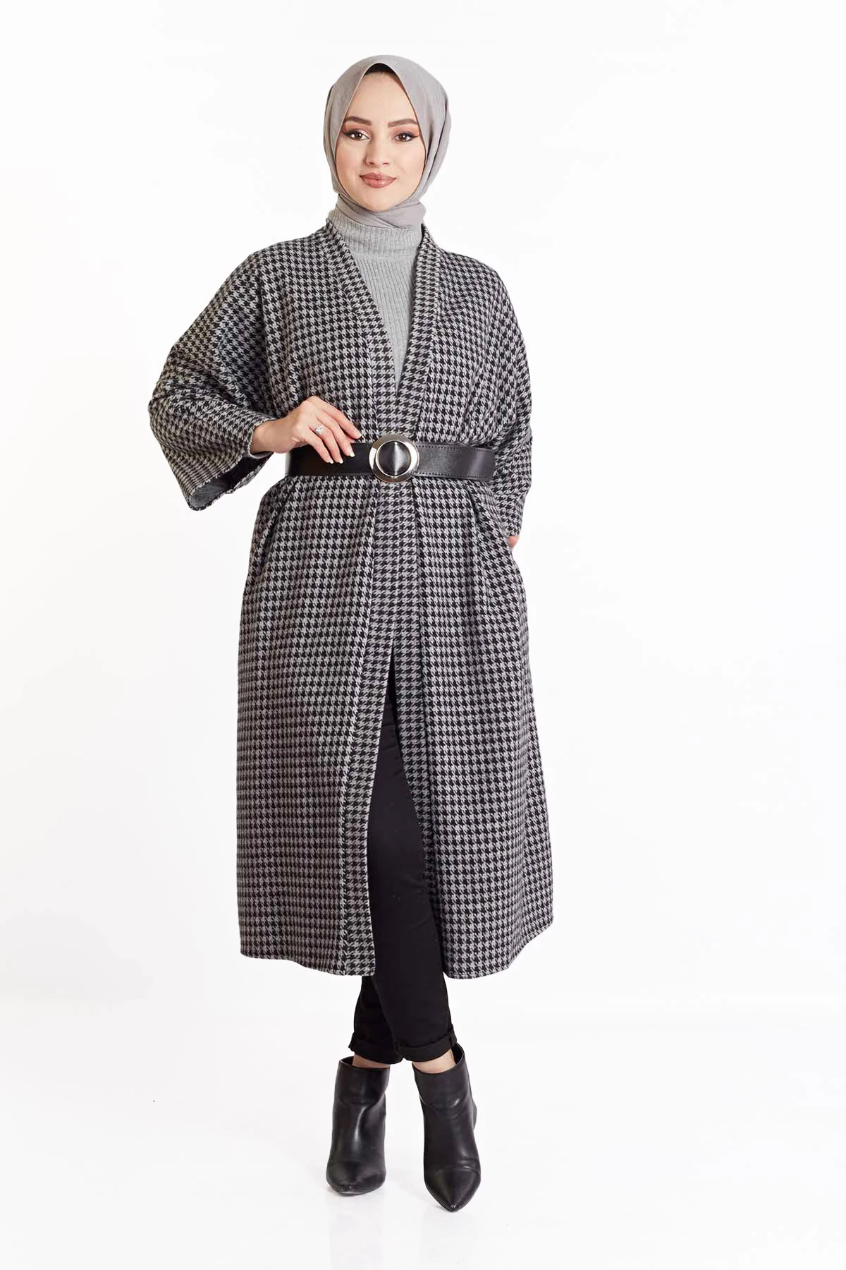 TUGBA Muslim Female Arched Cap Kimono Anthracite Cardigan İslamic Muslim clothes for Turkiye
TUGBA Muslim Female Arched Cap Kimono Anthracite Cardigan İslamic Muslim clothes for Turkiye
