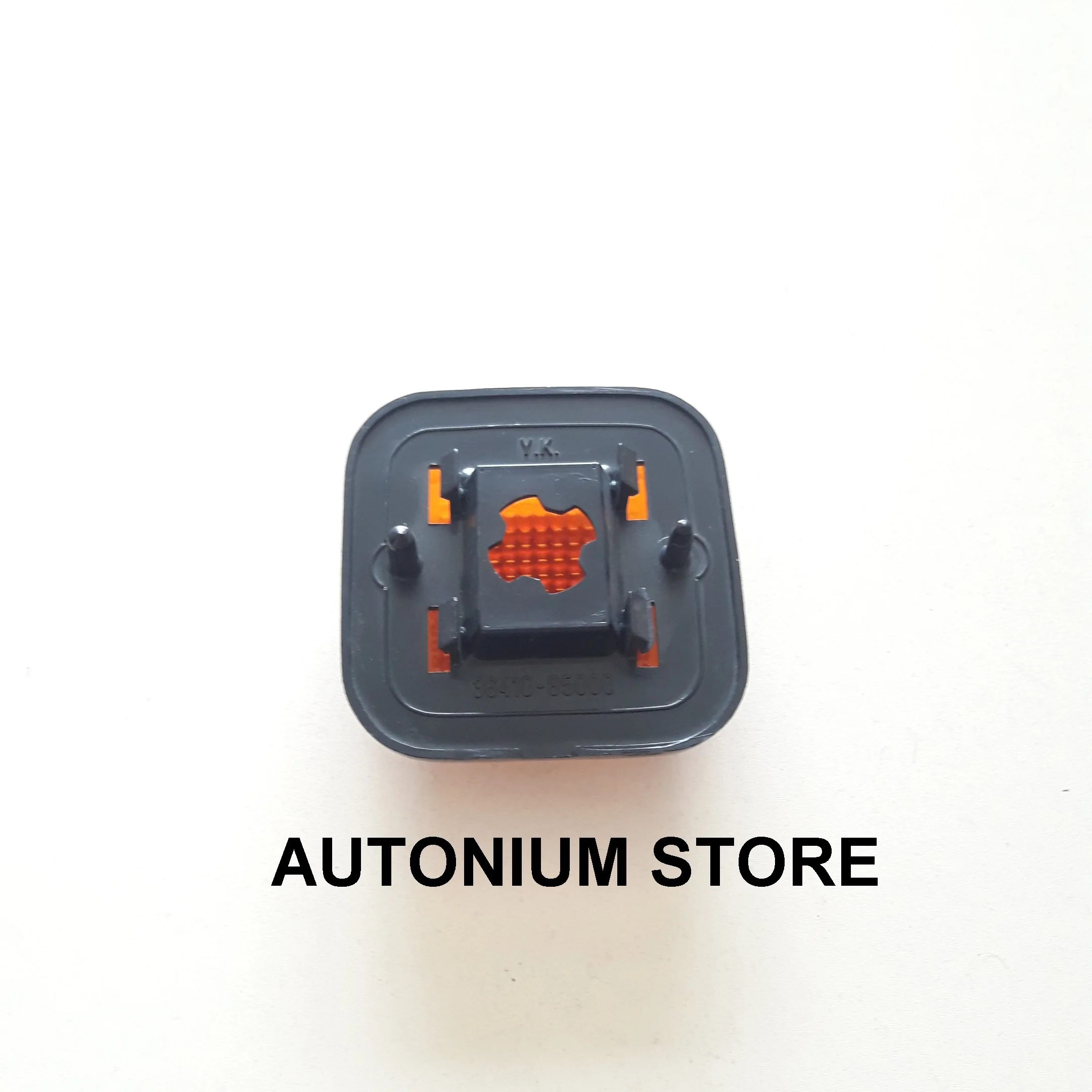 1 Pc Side Turn Signal Lamp Cover Glass (without electrical installation) for Suzuki Carry Super Carry Van Porter 36410-85000 
1 Pc Side Turn Signal Lamp Cover Glass (without electrical installation) for Suzuki Carry Super Carry Van Porter 36410-85000