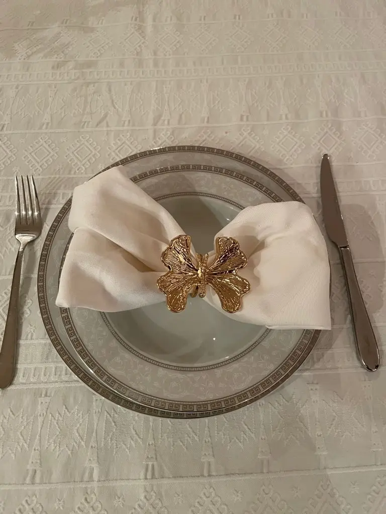 6 Piece Napkin Tissue Ring Holder Metal Kitchen Table Accessories Modern Design Butterfly Accent Dinner Guest Home Decoration
6 Piece Napkin Tissue Ring Holder Metal Kitchen Table Accessories Modern Design Butterfly Accent Dinner Guest Home Decoration