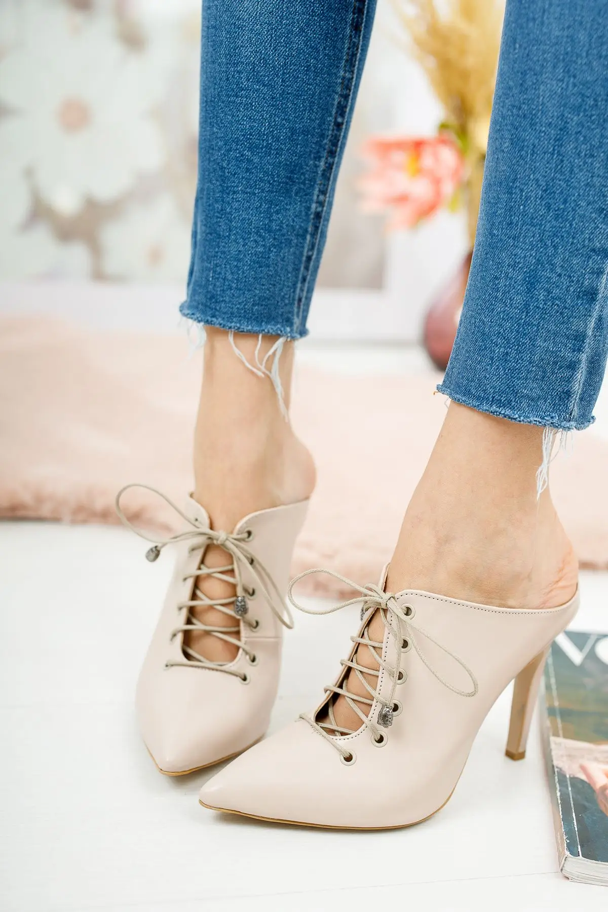 Marina Black Leather Skin Lace-Up Pointed toe High-Heeled Slippers Shoes new season modern design high heel sexy shoes
Marina Black Leather Skin Lace-Up Pointed toe High-Heeled Slippers Shoes new season modern design high heel sexy shoes