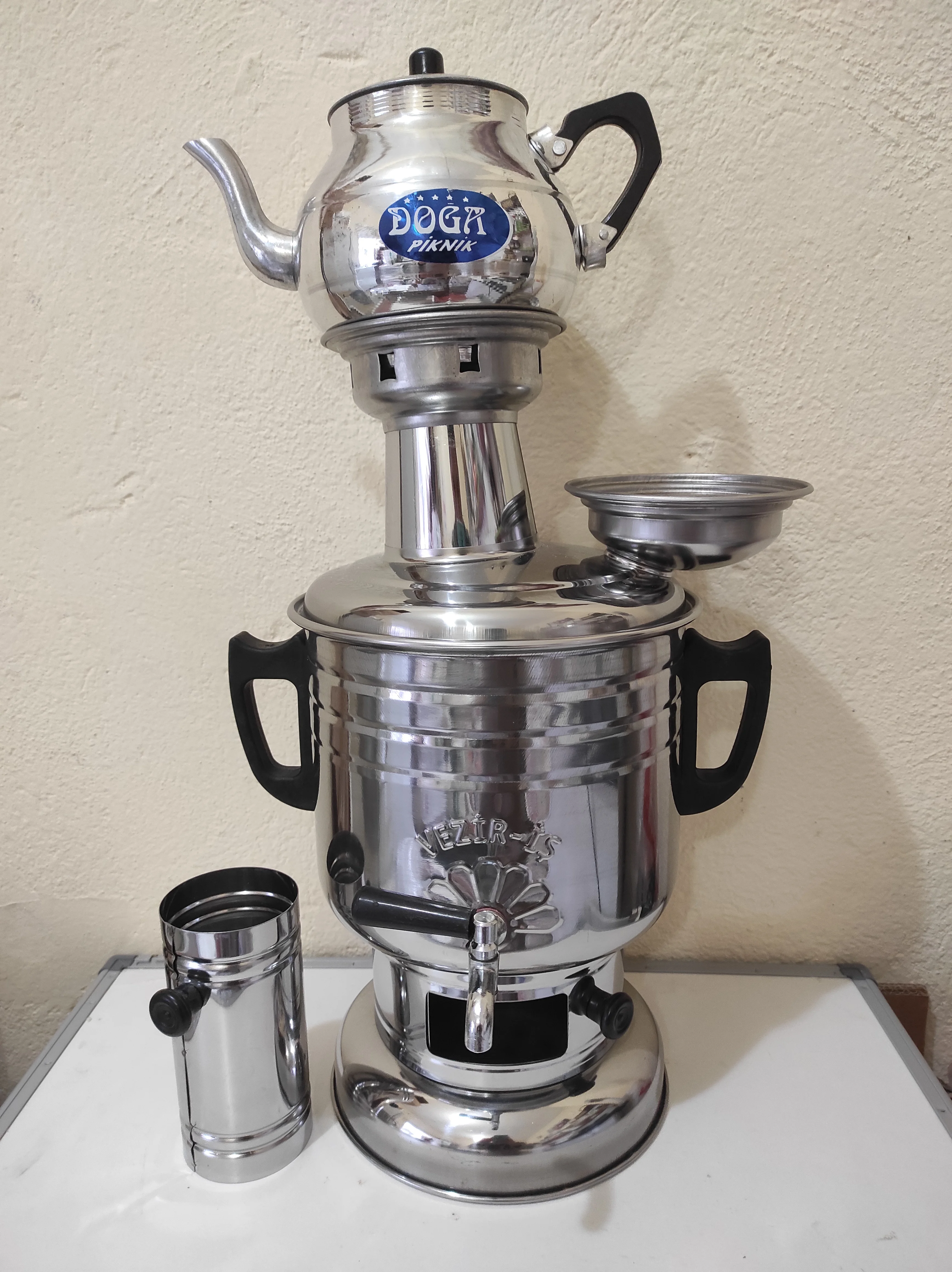 Turkish Samovar Quality Chrome Steel Material Aluminum Teapot For Picnic Home Camping 4.5 Liter 
Turkish Samovar Quality Chrome Steel Material Aluminum Teapot For Picnic Home Camping 4.5 Liter