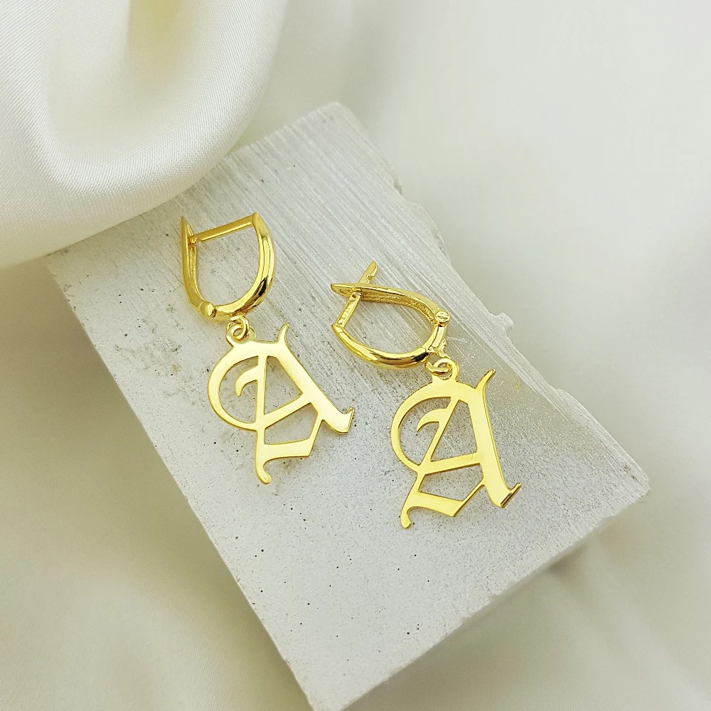 Старые английские персонализированные серьги с буквами, серебряные серьги на заказ, серьги с готическим именем, новогодний подарок, Рождество, серебряные украшения
Старые английские персонализированные серьги с буквами, серебряные серьги на заказ, серьги с готическим именем, новогодний подарок, Рождество, серебряные украшения