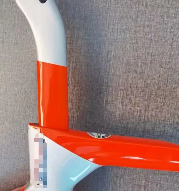 girl style bike frame white orange color Torycal bicycle carbon + seatpost fork handlebar v brakes can fit mechanical and di2
girl style bike frame white orange color Torycal bicycle carbon + seatpost fork handlebar v brakes can fit mechanical and di2