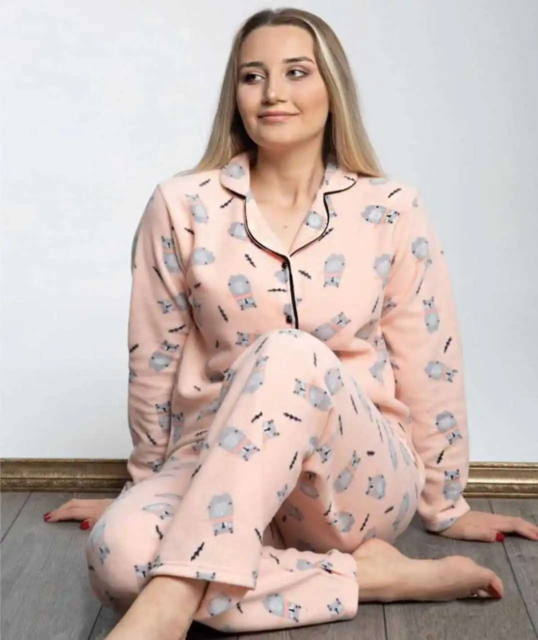 Front Buttoned Fleece Women's Pajamas Set Free Shipping From Turkey New Season High Quality
Front Buttoned Fleece Women's Pajamas Set Free Shipping From Turkey New Season High Quality