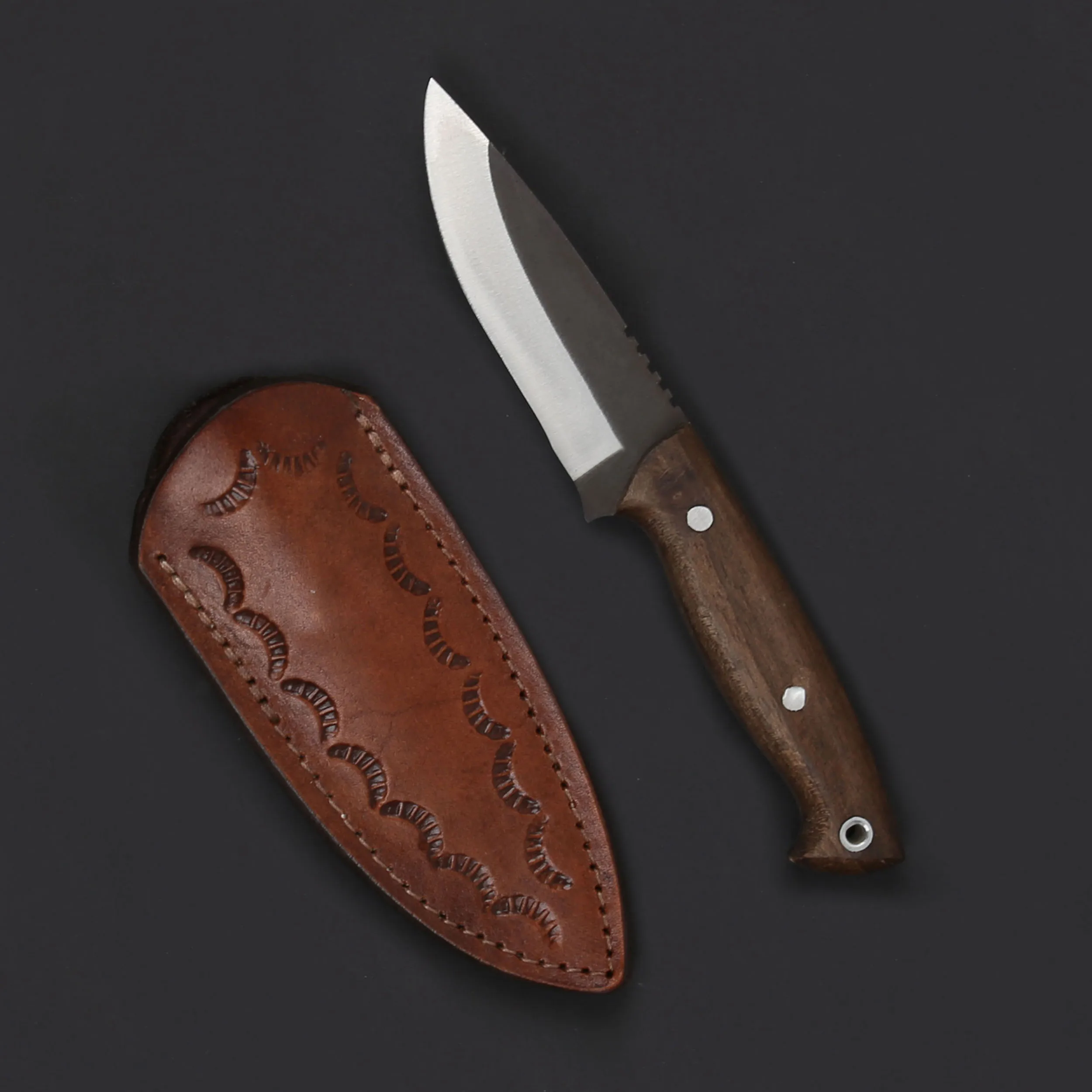 Новый мини-бушкрафт (корневой орех) B. C.
Новый мини-бушкрафт (корневой орех) B. C.