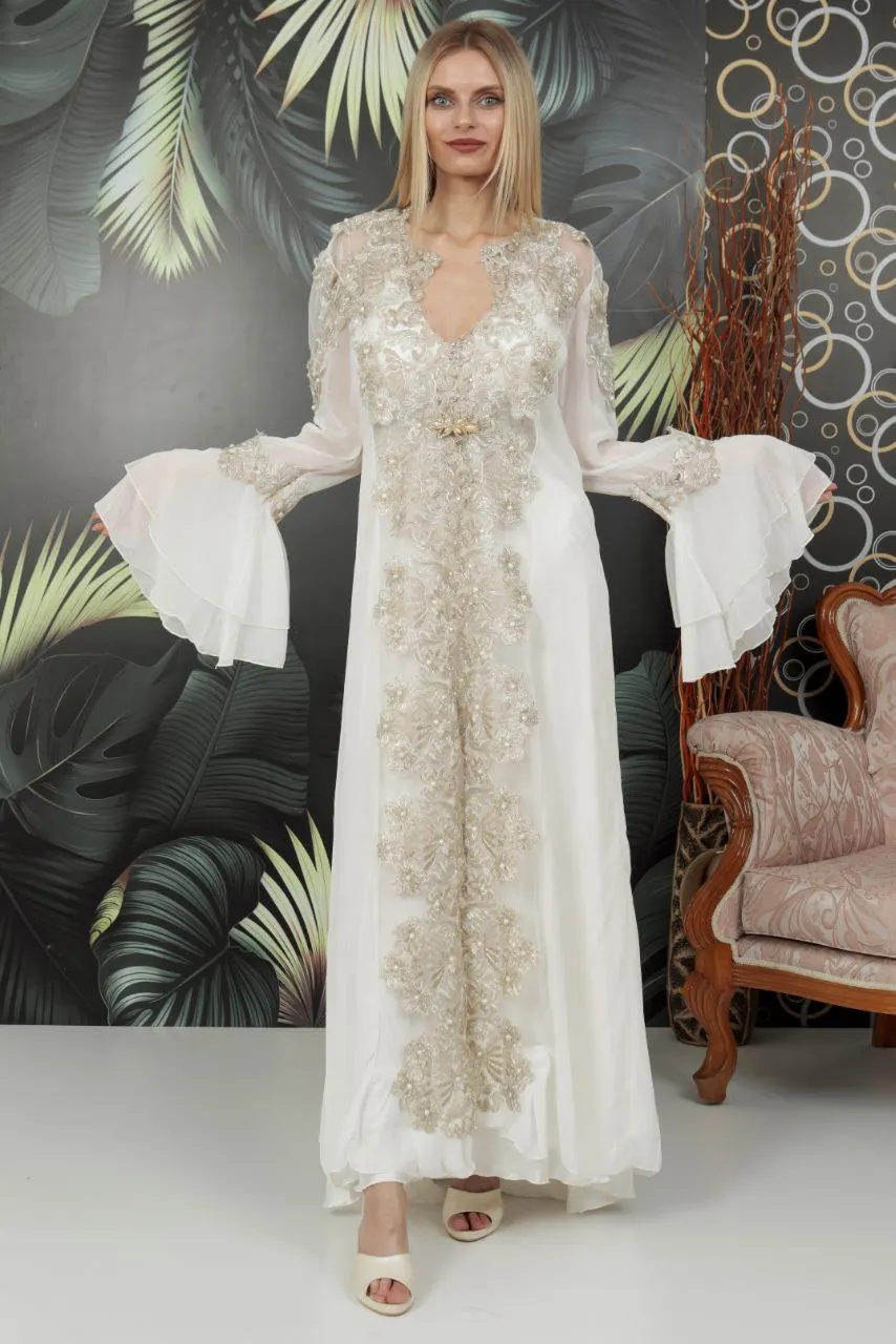 Women's Nightgown Dressing Gown White Luxury Model Long Lacy Seki Underwear Sleeping in the Comfortable Bed at Home with Rope Strap
Women's Nightgown Dressing Gown White Luxury Model Long Lacy Seki Underwear Sleeping in the Comfortable Bed at Home with Rope Strap