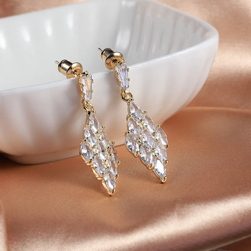 Women's Luxury AAA Cubic Zircon Pendant Earrings For Women Trendy High Quality Wedding Party Bridal Stud Earring Jewelry Gifts
Women's Luxury AAA Cubic Zircon Pendant Earrings For Women Trendy High Quality Wedding Party Bridal Stud Earring Jewelry Gifts