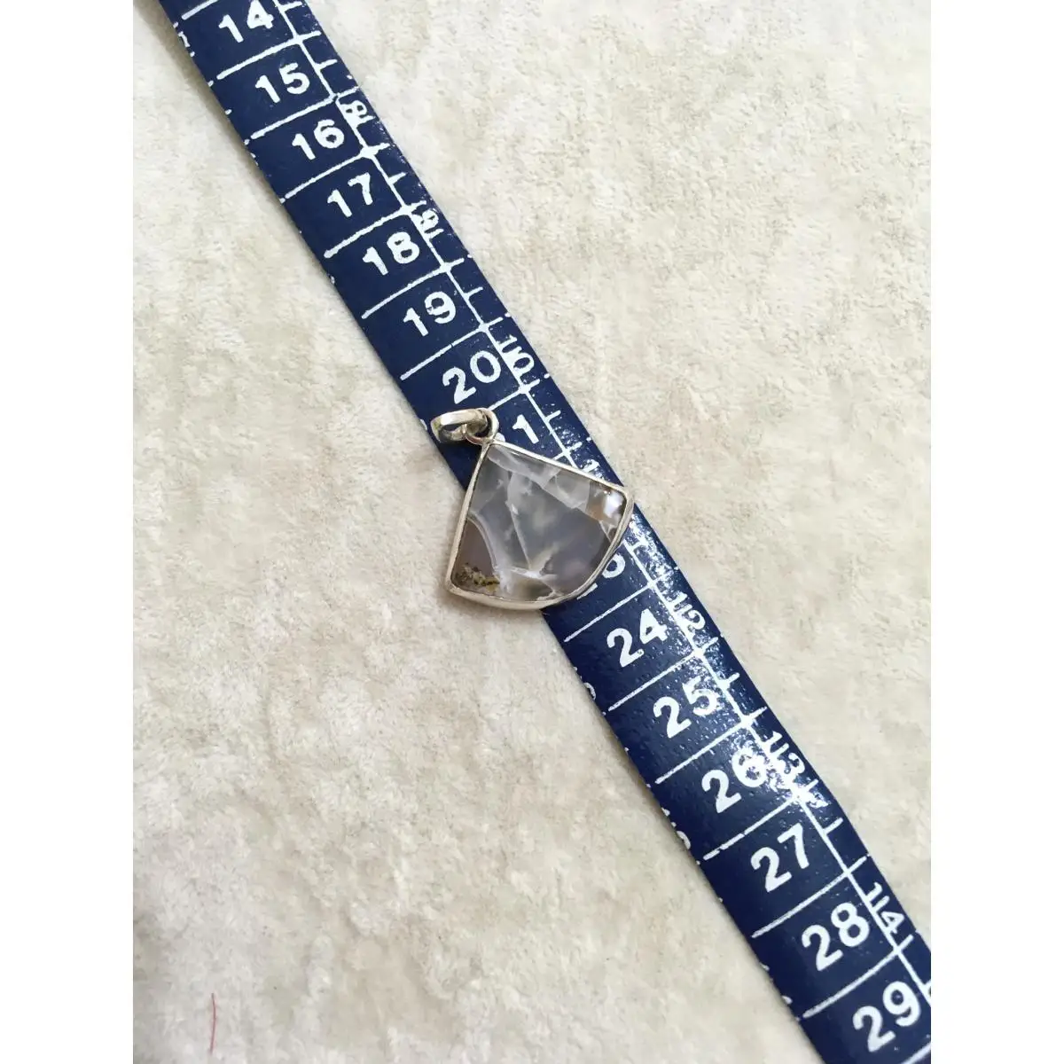 925 Sterling Silver Hand Crafted Agate Natural Stone Pendants Round Jewelry Handmade Stones Necklaces Agates 2014gift vintage
925 Sterling Silver Hand Crafted Agate Natural Stone Pendants Round Jewelry Handmade Stones Necklaces Agates 2014gift vintage