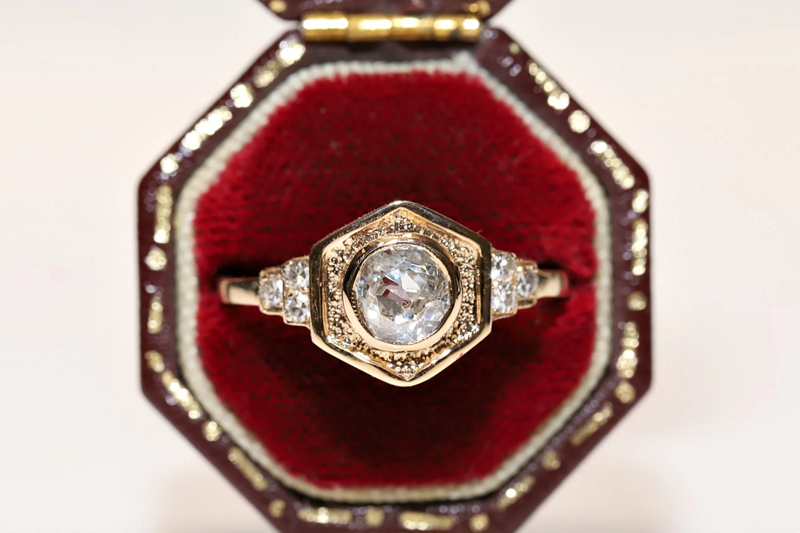 Perfect Original Vintage 14K Gold Natural Diamond Decorated Pretty Solitaire Style Ring
Perfect Original Vintage 14K Gold Natural Diamond Decorated Pretty Solitaire Style Ring