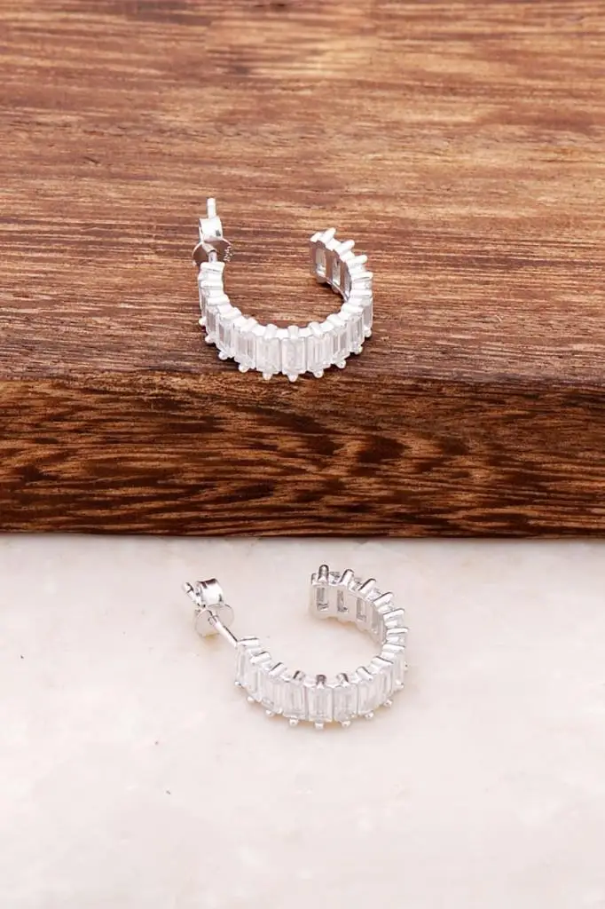 Серьги из серебра 1409 пробы в виде багета, высококачественные оригинальные серебряные ювелирные изделия ручной работы из филиграни, подарок для женщин
Серьги из серебра 1409 пробы в виде багета, высококачественные оригинальные серебряные ювелирные изделия ручной работы из филиграни, подарок для женщин