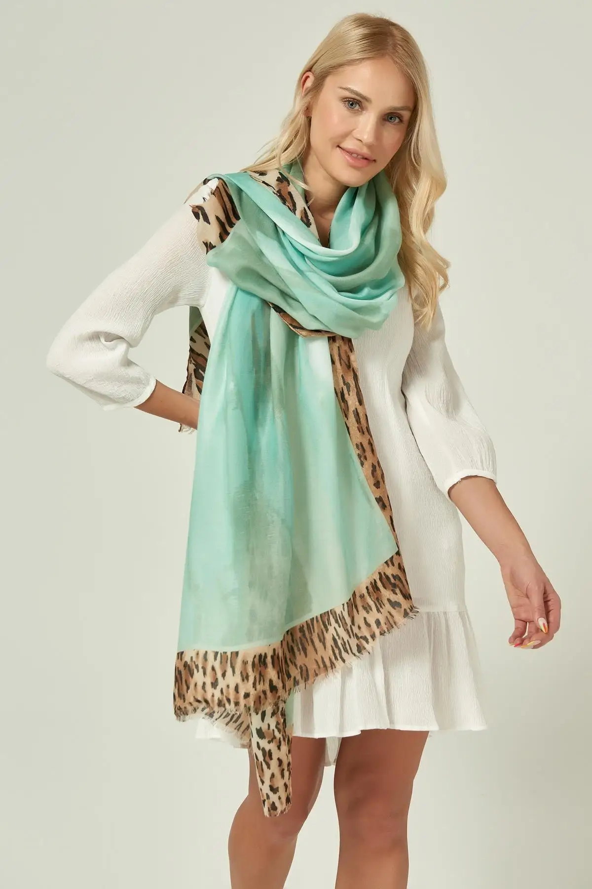 Женская зеленая шаль с леопардовым принтом, модная трендовая элегантная летняя шаль из 2021 полиэстера, 90x180, 100
Женская зеленая шаль с леопардовым принтом, модная трендовая элегантная летняя шаль из 2021 полиэстера, 90x180, 100