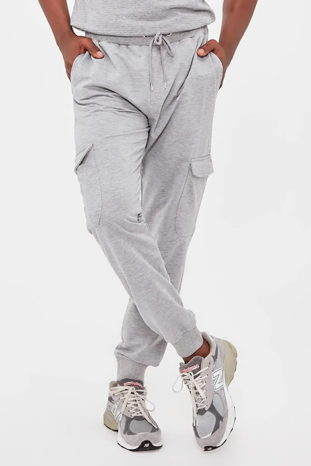 

Trendyol Male Beli and Pettitoes Elasticized Pockets Sweatpants TMNAW20EA0072 pantalones hombre