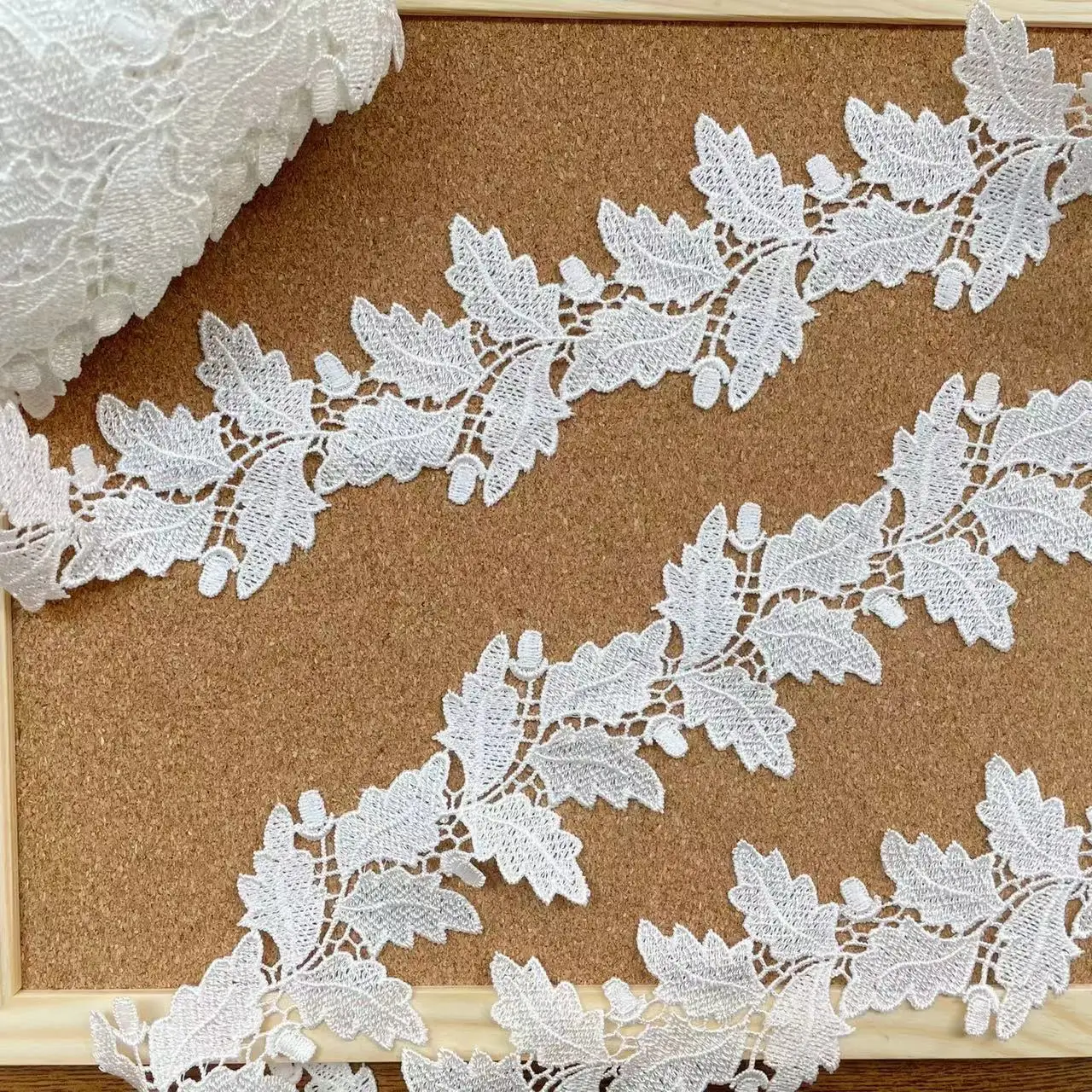 NiceLace White Color Exquisite Leaves Embriodery Guipure Lace Trim For Wedding Skirts And Bridal Veils Accessories Width 6.9CM
NiceLace White Color Exquisite Leaves Embriodery Guipure Lace Trim For Wedding Skirts And Bridal Veils Accessories Width 6.9CM