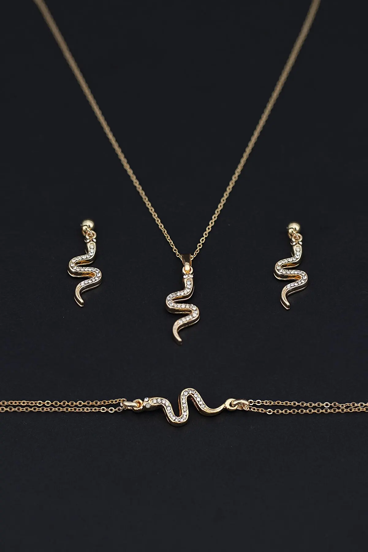 Gift Collection Snake Necklace Earrings Bracelet 3-Set Gold Color Special Boxed Combi accessory elegant stylish design daily use
Gift Collection Snake Necklace Earrings Bracelet 3-Set Gold Color Special Boxed Combi accessory elegant stylish design daily use