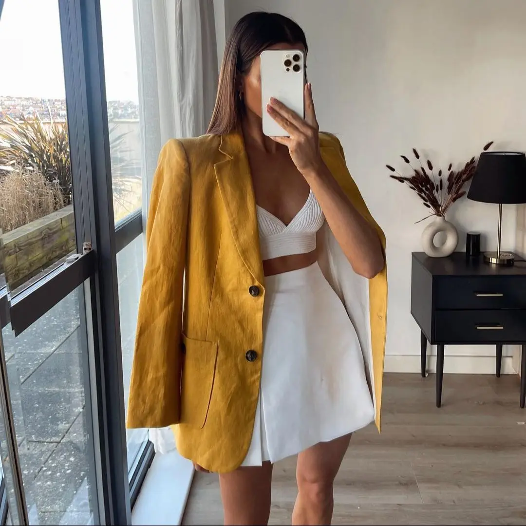 JUNWU 2022 Za Summer Women's Two-Color High Waist Zipper Slit Hakama Shorts Design Chic And Elegant British Style
JUNWU 2022 Za Summer Women's Two-Color High Waist Zipper Slit Hakama Shorts Design Chic And Elegant British Style