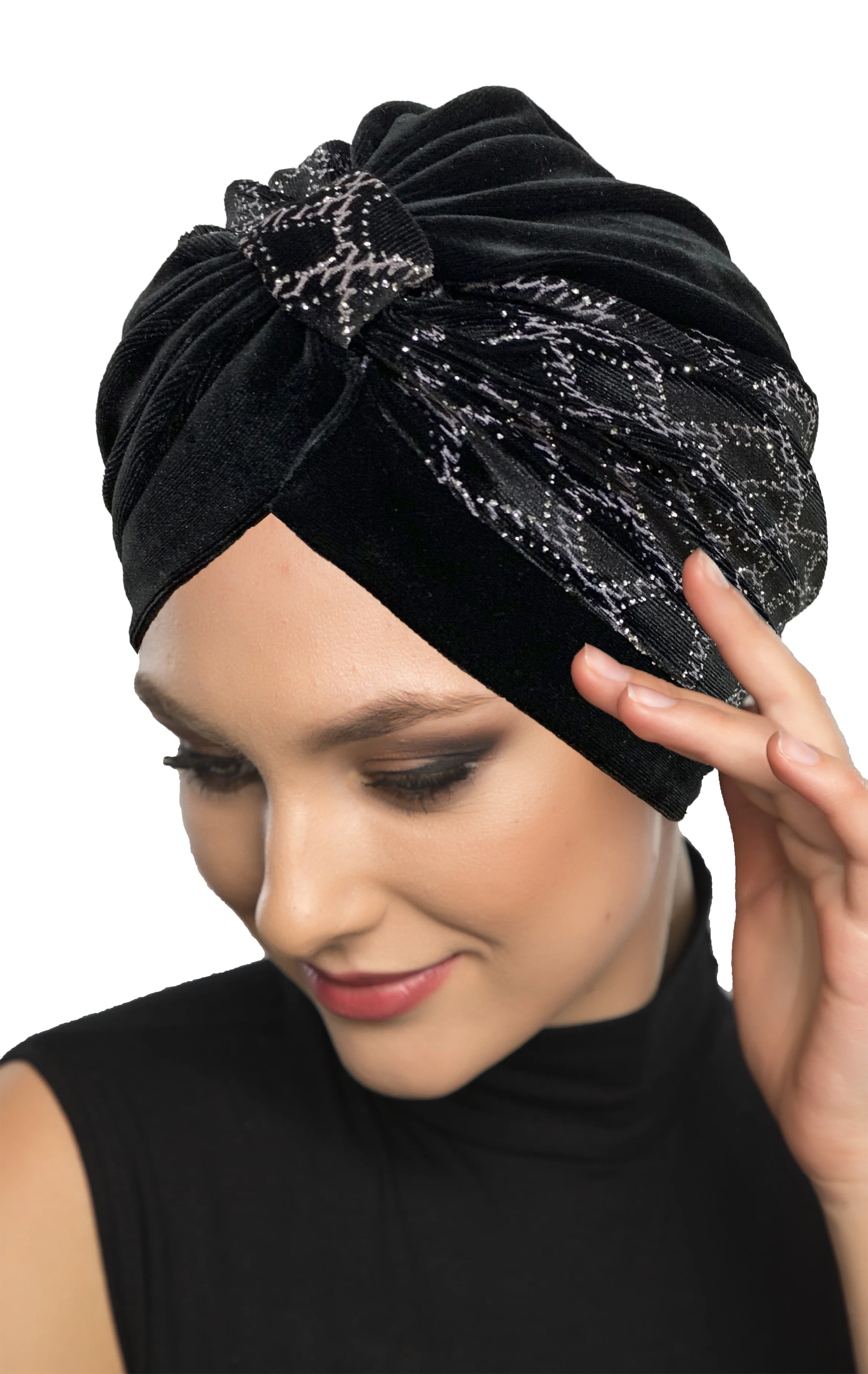 Женский бархатный хиджаб с сетчатым узором
Женский бархатный хиджаб с сетчатым узором