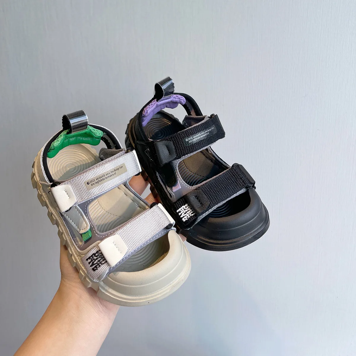 Summer Children’s Platform Shoes Outdoor Wear Leather Kick Proof Light Weight Sandals for Boys and Girls
Summer Children’s Platform Shoes Outdoor Wear Leather Kick Proof Light Weight Sandals for Boys and Girls