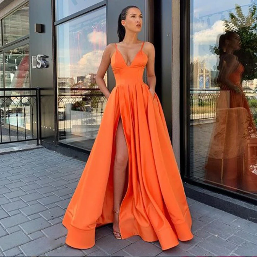 Fresh off the cuff deep v-neck long dress ball gown satin gold vintage dress sexy evening dress пwith high openings and pockets
Fresh off the cuff deep v-neck long dress ball gown satin gold vintage dress sexy evening dress пwith high openings and pockets