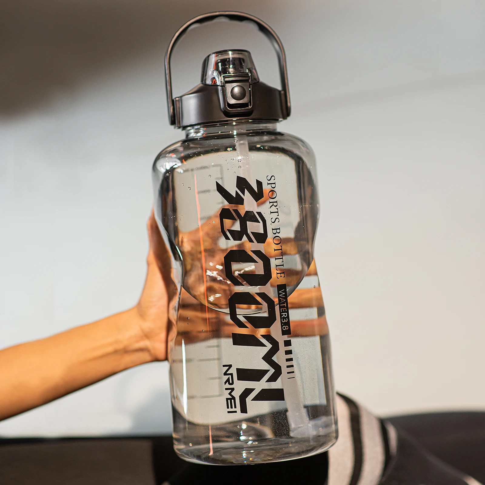 3.8L Sport Water Bottle Leakproof Plastic Drinkware Large Capacity Water Bottle With Straw Gym Fitness Kettle Cups BPA free
3.8L Sport Water Bottle Leakproof Plastic Drinkware Large Capacity Water Bottle With Straw Gym Fitness Kettle Cups BPA free