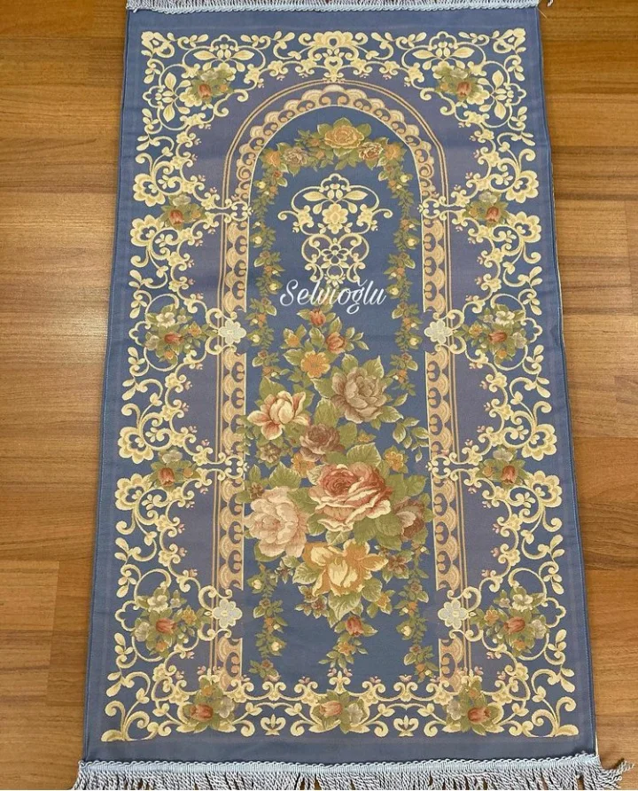 Luxury Goblen Muslim Prayer Rug Islamic Turkish Silk Satin Carpet Vintage Decorative Living Room Home Mat tapetes dywan coussin
Luxury Goblen Muslim Prayer Rug Islamic Turkish Silk Satin Carpet Vintage Decorative Living Room Home Mat tapetes dywan coussin