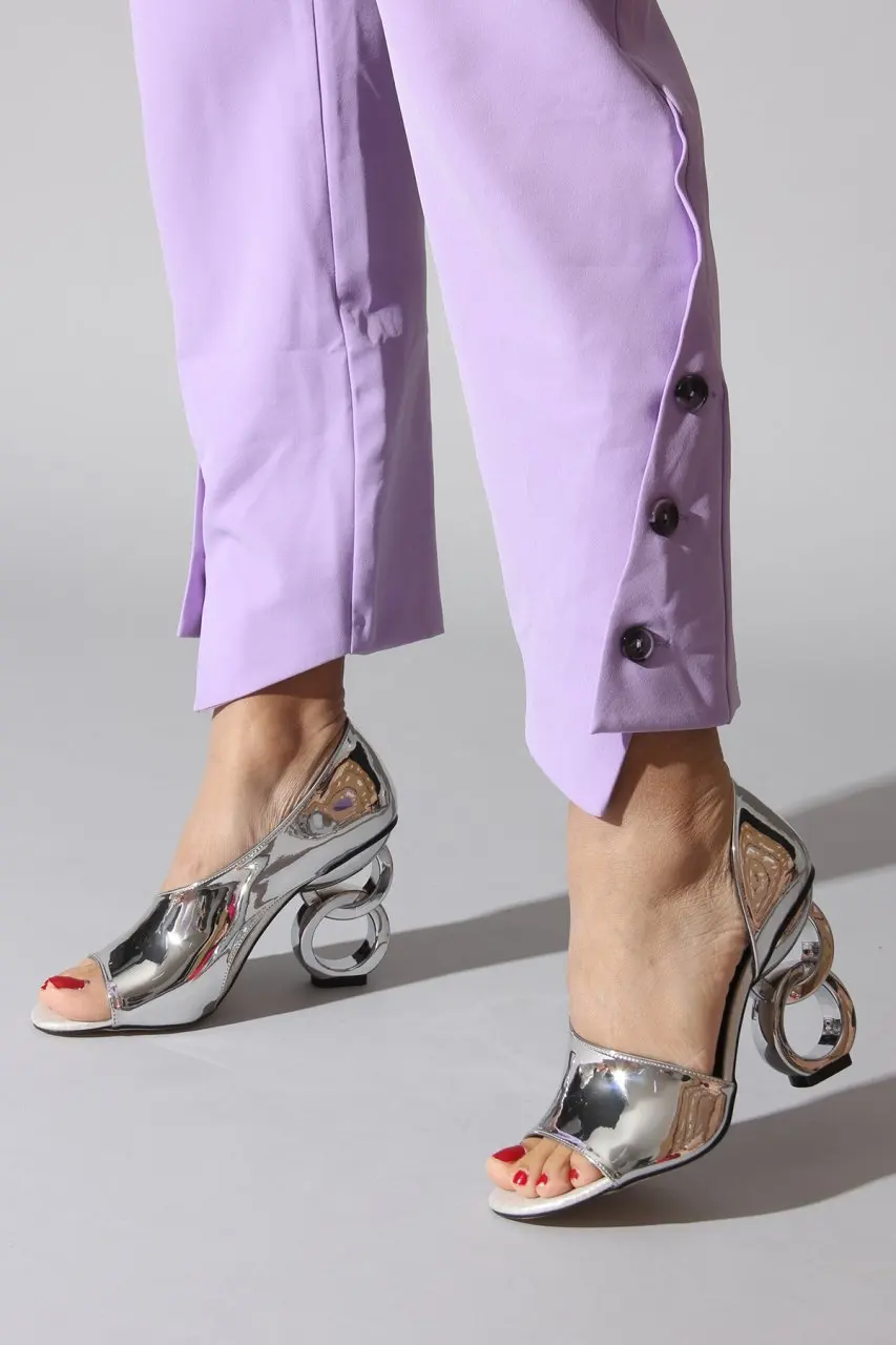 Women Shoes 2021 New Season New Fashion High Heel Stylish Style Striking Open Toe 4 Different Color
Women Shoes 2021 New Season New Fashion High Heel Stylish Style Striking Open Toe 4 Different Color