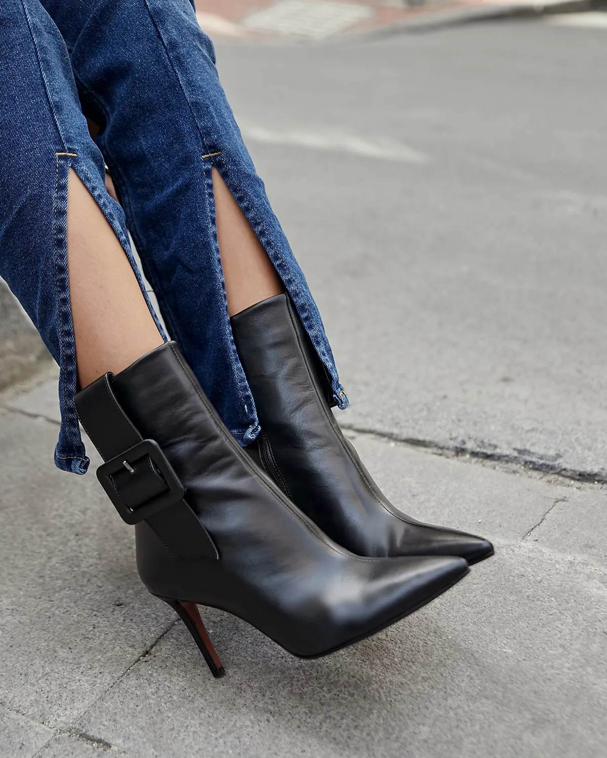 2021 New Season Adolf Black Matte Buckle Detailed Genuine Leather Women's Short Boots Bootie High Quality Shoes for Lady Autumn
2021 New Season Adolf Black Matte Buckle Detailed Genuine Leather Women's Short Boots Bootie High Quality Shoes for Lady Autumn
