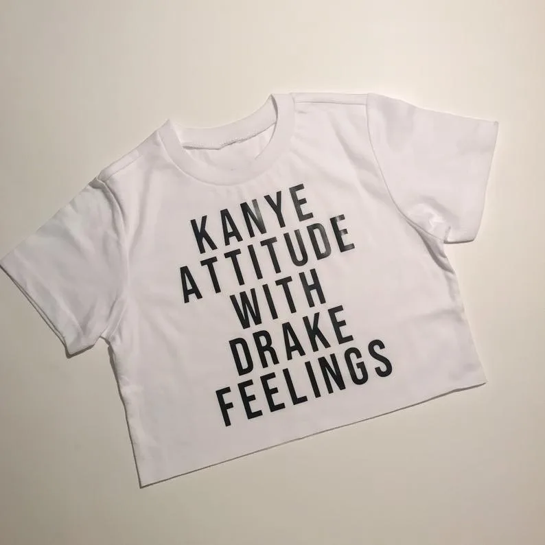 Skuggnas Новый Ariival Kayne отношение с драконом чувства укороченный топ с коротким рукавом модные футболки Tumblr укороченные женские футболки
Skuggnas Новый Ariival Kayne отношение с драконом чувства укороченный топ с коротким рукавом модные футболки Tumblr укороченные женские футболки
