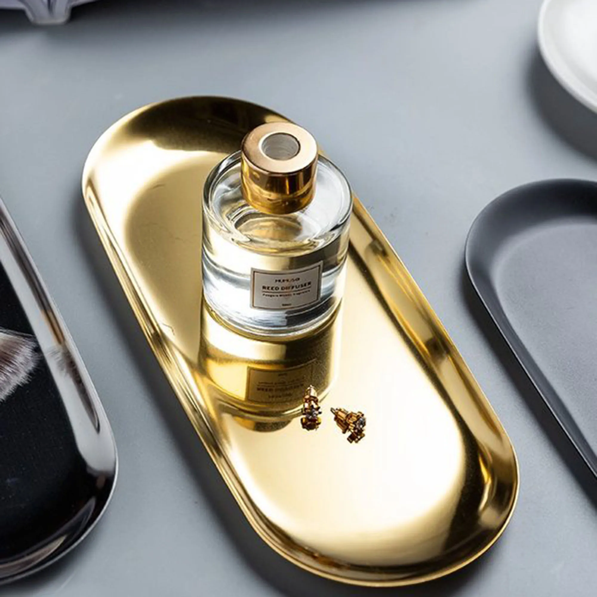 The Nordic Ins Gold Oval Plates EUROPEAN Style Jewelry TRAINLESS Steel Plate Metal Desktop Storage
The Nordic Ins Gold Oval Plates EUROPEAN Style Jewelry TRAINLESS Steel Plate Metal Desktop Storage