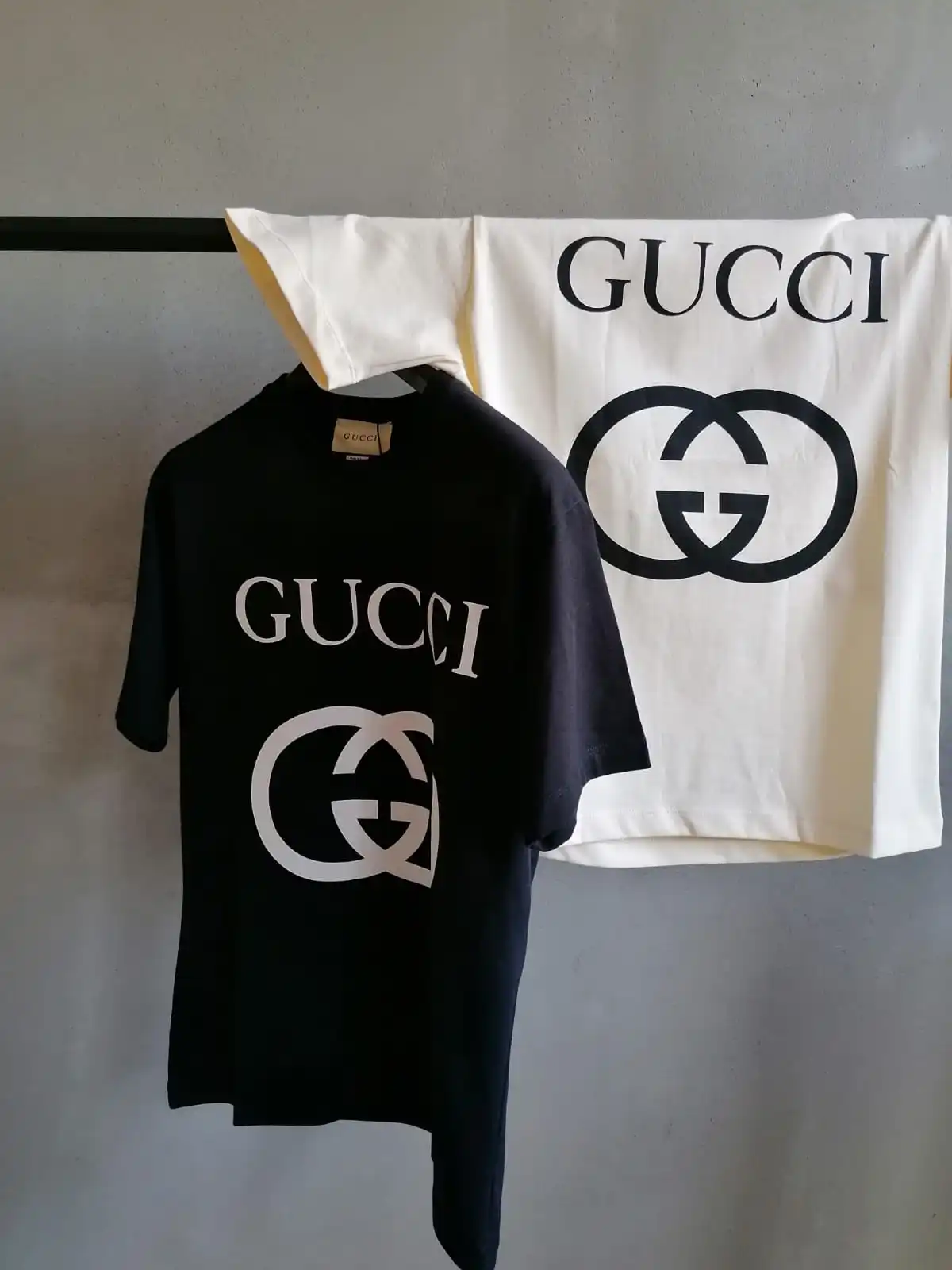 2021 Men Tshirt's fashion,Luxury men tshirt collection,long and short slevee, %100 cotton Balmain Paris Men Fashion
2021 Men Tshirt's fashion,Luxury men tshirt collection,long and short slevee, %100 cotton Balmain Paris Men Fashion